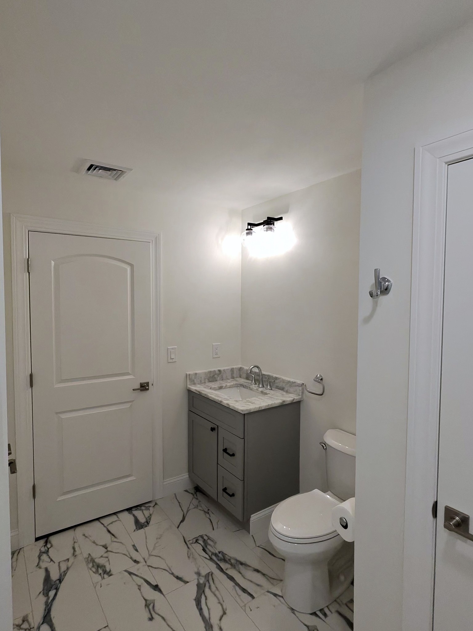 Lower level full bath